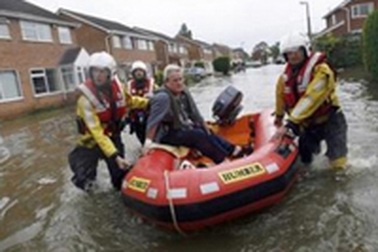 Lũ lụt lớn kỷ lục đe dọa nước Anh