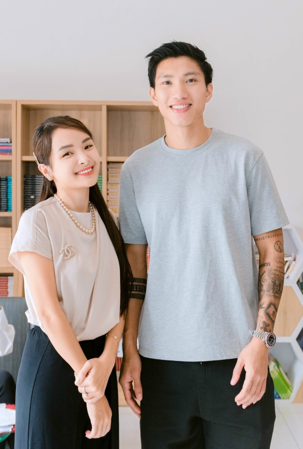 Á khôi Đinh Ngọc Phượng tiết lộ lý do thân thiết với dàn cầu thủ Việt - 1 Á khôi Đinh Ngọc Phượng tiết lộ lý do thân thiết với dàn cầu thủ Việt - 1