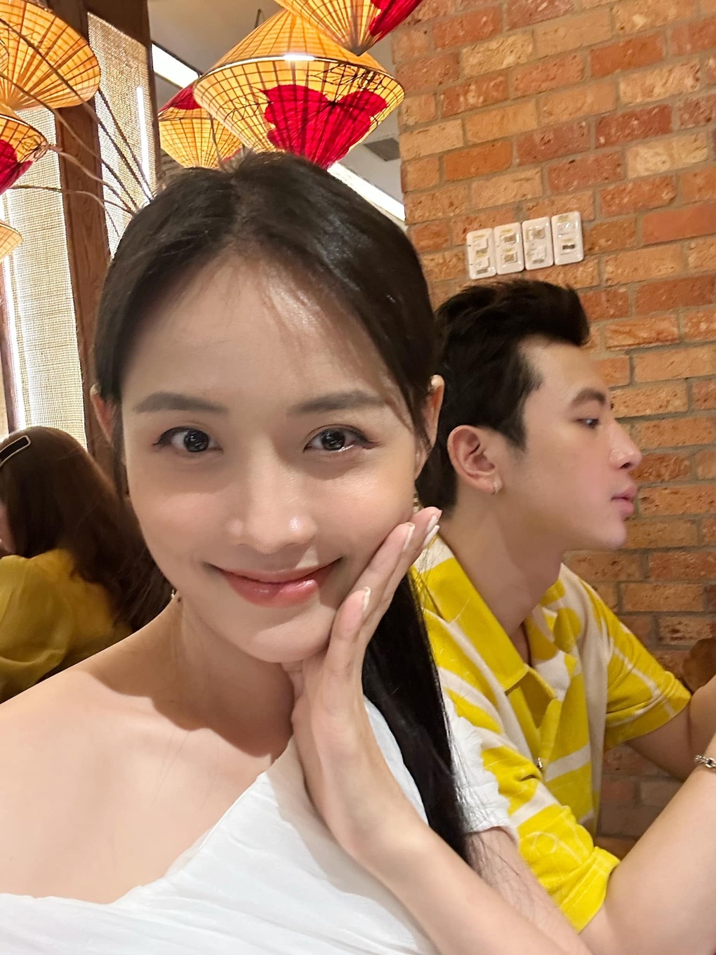 Á hậu chân dài 1,2m Trương Mỹ Nhân và chuyện hợp tan với bạn trai kém tuổi - 8 Á hậu chân dài 1,2m Trương Mỹ Nhân và chuyện hợp tan với bạn trai kém tuổi - 8