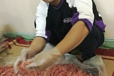 Làng nem Yên Mạc làm đến 30 Tết vẫn không đủ hàng bán