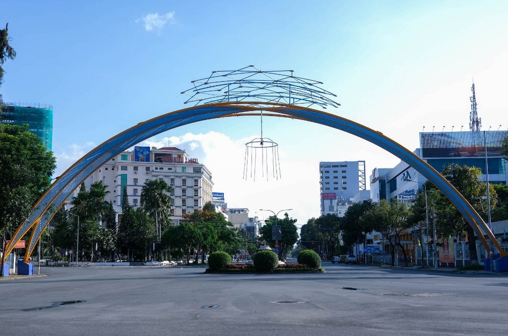 Thêm nhiều tỉnh thành tiếp tục kéo dài thời gian giãn cách xã hội - 1 Thêm nhiều tỉnh thành tiếp tục kéo dài thời gian giãn cách xã hội - 1