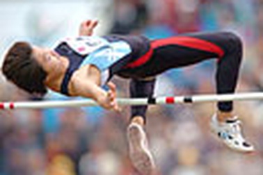 Bùi Thị Nhung lập kỷ lục Đông Nam Á