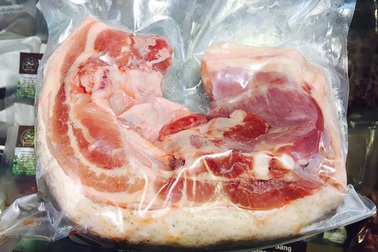 Lợn ăn trà xanh, tắm trà xanh: Đại gia Nhật xin mua không bán