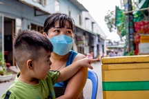 Không thưởng Tết, nhiều lao động nghèo không dám về quê