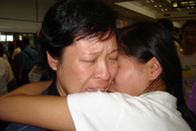 Người về kể lại cuộc chiến phía sau lưng