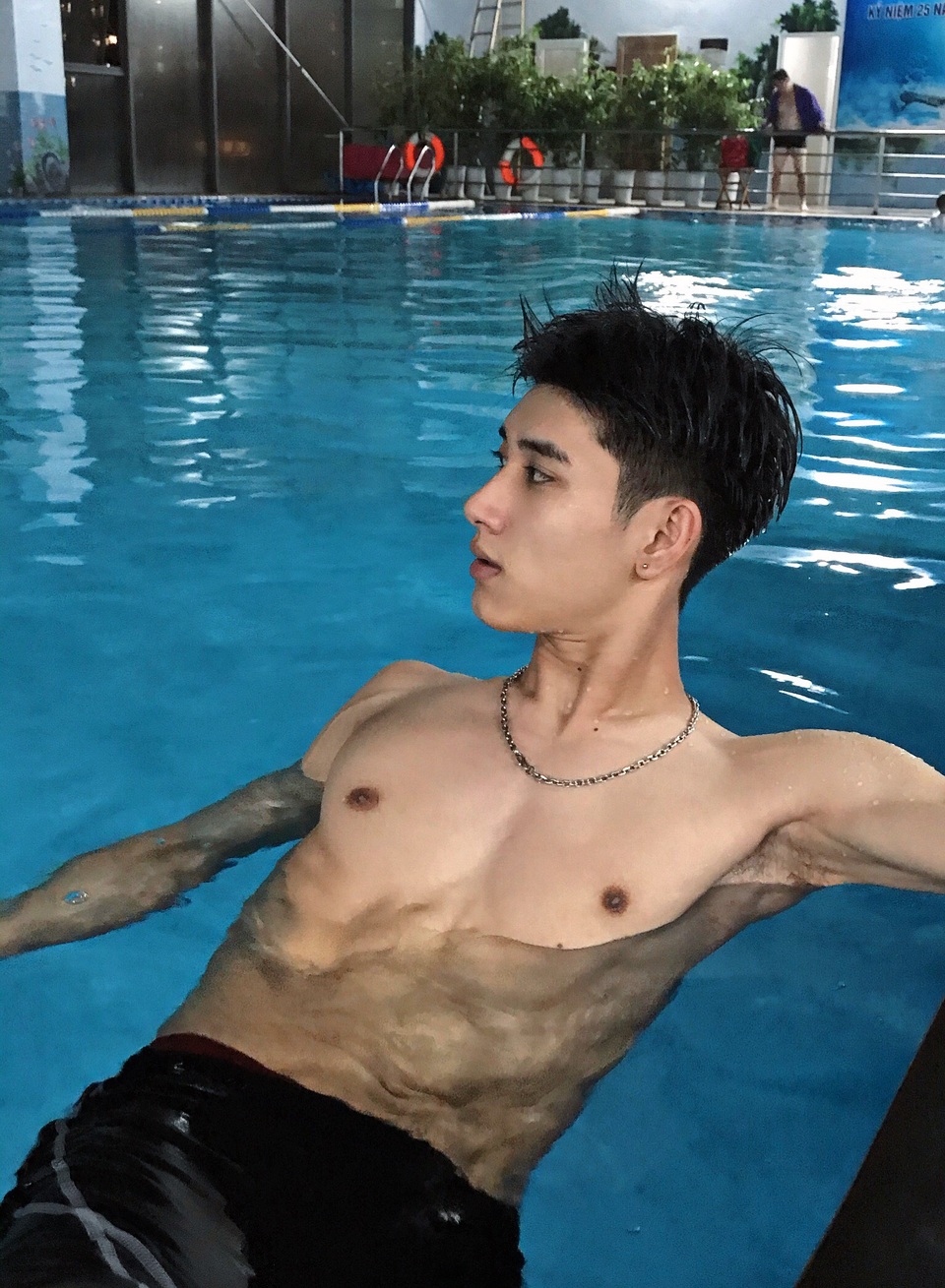 Được chụp hình tại bể bơi, nam sinh Hải Dương bỗng nổi như cồn - 1 Được chụp hình tại bể bơi, nam sinh Hải Dương bỗng nổi như cồn - 1