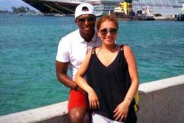 Bị phát hiện “ăn vụng”, ngôi sao MU tan cửa nát nhà