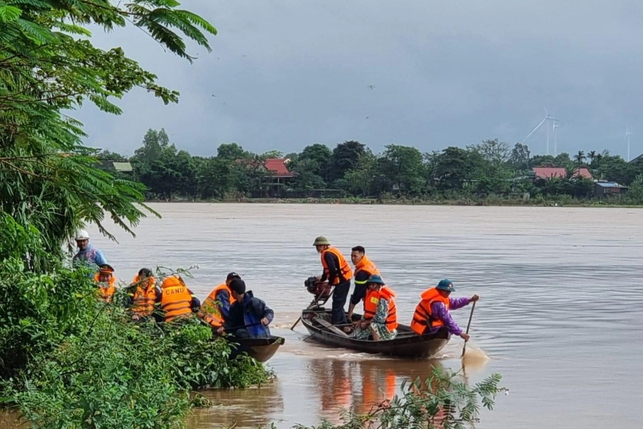 Tìm thấy thi thể người đàn ông ngã xe rơi xuống sông Long Đại - 1