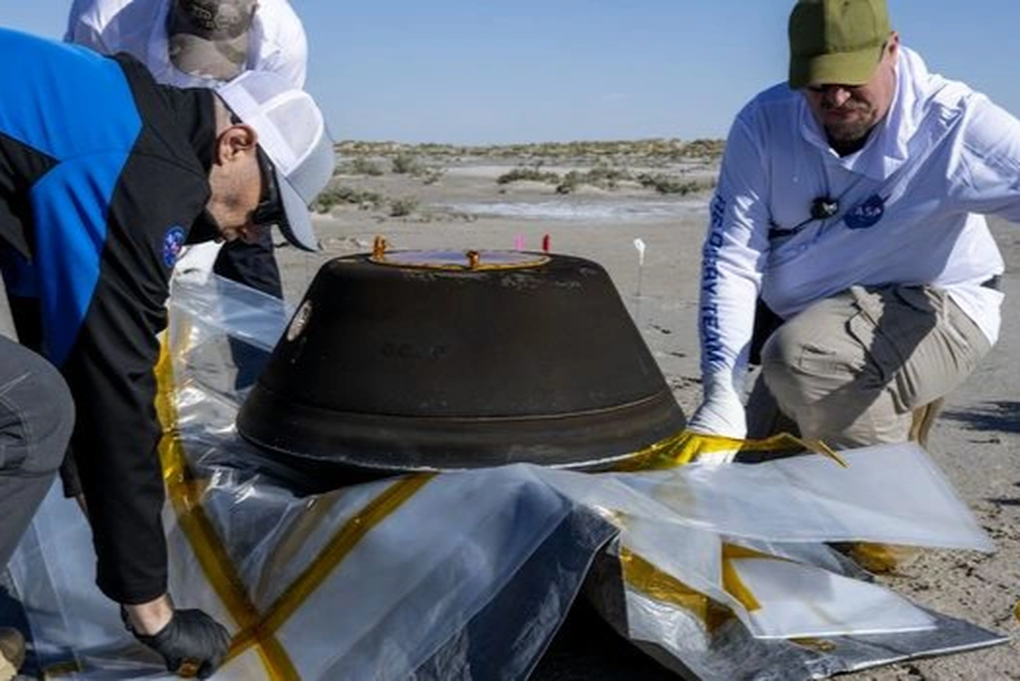 NASA bắt đầu mở viên nang ngoài Trái Đất, nguy cơ vi khuẩn lạ xâm nhập? - 1 NASA bắt đầu mở viên nang ngoài Trái Đất, nguy cơ vi khuẩn lạ xâm nhập? - 1