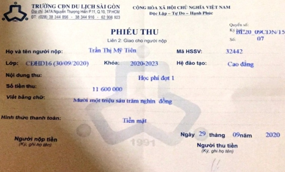Nữ sinh mồ côi cha mẹ được bạn đọc báo Dân trí tiếp sức đến trường - 2 Nữ sinh mồ côi cha mẹ được bạn đọc báo Dân trí tiếp sức đến trường - 2