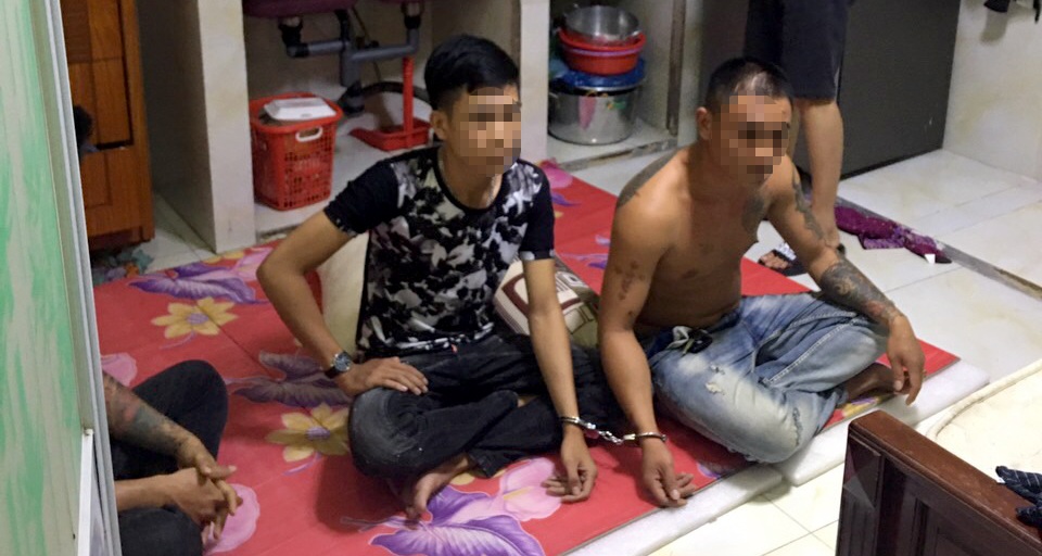 Giải cứu người phụ nữ bị 3 đàn ông “giam lỏng” trong phòng trọ - 1 Giải cứu người phụ nữ bị 3 đàn ông “giam lỏng” trong phòng trọ - 1
