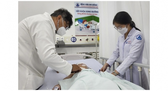 Trẻ điều trị tại khoa Cấp cứu, Bệnh viện Nhi đồng 1 TP.HJCM.