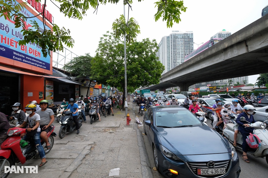 Nhiều tuyến đường Hà Nội tắc không lối thoát - 9 Nhiều tuyến đường Hà Nội tắc không lối thoát - 9