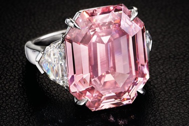 Chiêm ngưỡng viên kim cương hồng 19 cara giá 1,2 nghìn tỷ đồng