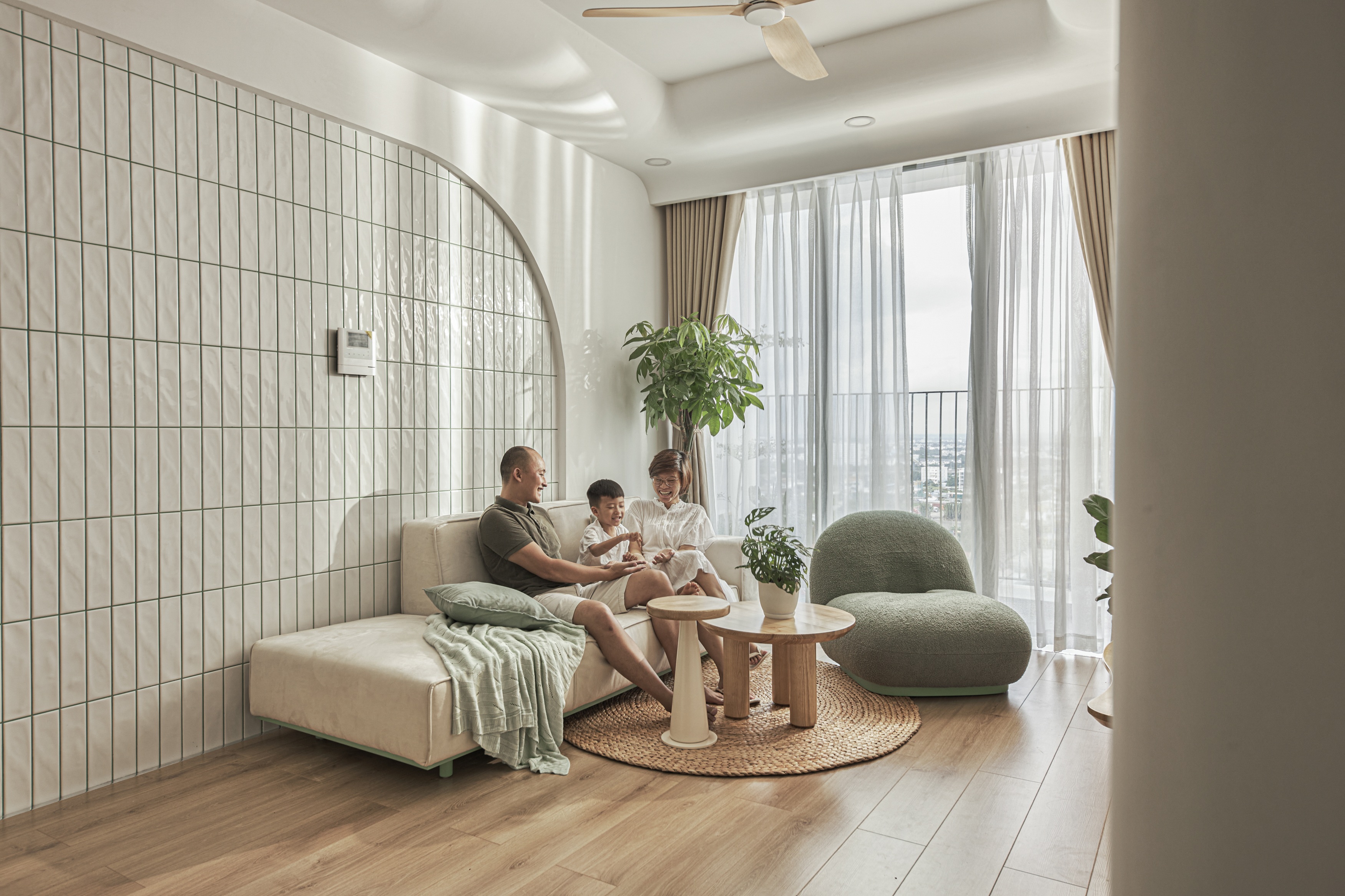 Độc đáo căn chung cư thông tầng, gia chủ chi bộn tiền... trồng cây trên bàn - 15 Độc đáo căn chung cư thông tầng, gia chủ chi bộn tiền... trồng cây trên bàn - 15