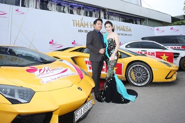 “Cặp đôi vàng” trong ngành làm đẹp được các Hoa Hậu và Showbiz Việt khen nức tiếng - Họ là ai?