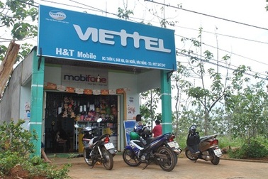 Trộm "vét sạch" cửa tiệm điện thoại di động ngay giữa ban ngày