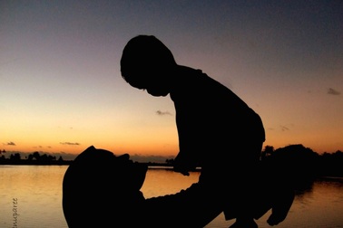 Kết bạn với vợ của chồng cũ