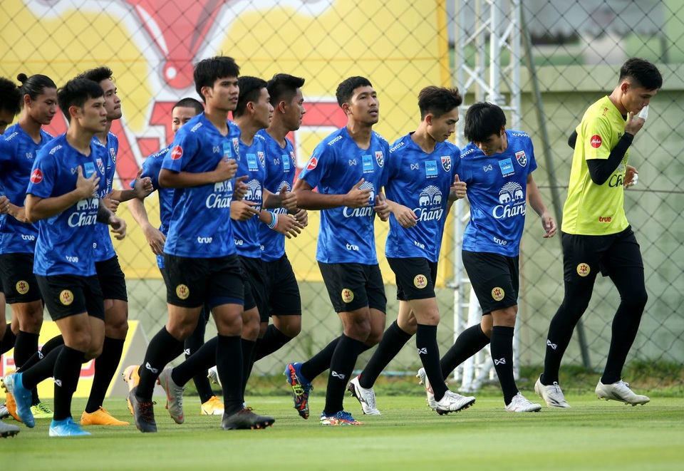 HLV Akira Nishino tuyên bố vượt mặt đội tuyển Việt Nam trong năm 2021 - 2