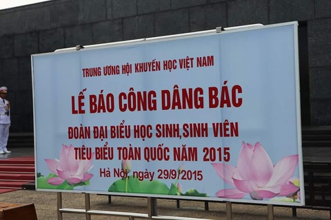 Lễ báo công khuyến học tại Lăng Chủ tịch Hồ Chí Minh