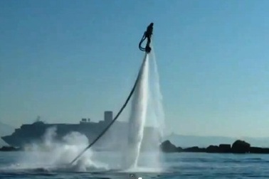 Người nhào lộn như cá heo