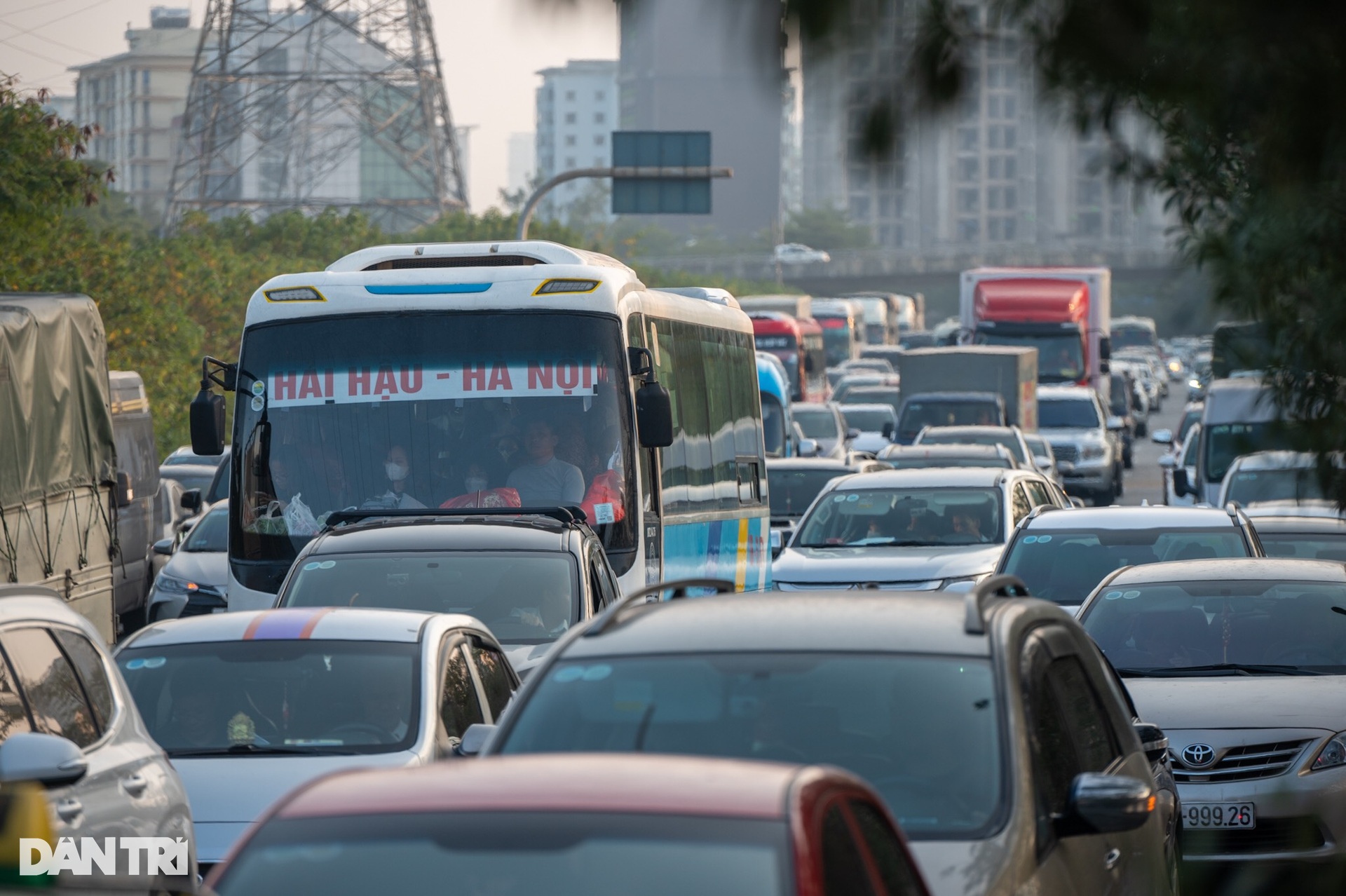 Kết thúc nghỉ Tết Dương lịch, ô tô ùn hơn 2km trên cao tốc Pháp Vân-Cầu Giẽ - 11 Kết thúc nghỉ Tết Dương lịch, ô tô ùn hơn 2km trên cao tốc Pháp Vân-Cầu Giẽ - 11