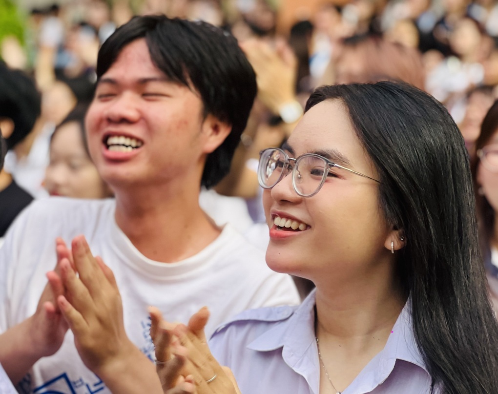 សាកលវិទ្យាល័យផ្តល់ថ្ងៃឈប់សម្រាកបុណ្យចូលឆ្នាំចិនរយៈពេលមួយខែ ដែលធ្វើឱ្យនិស្សិតឆ្នាំទីមួយមានការងឿងឆ្ងល់ - 2 Trường đại học cho nghỉ Tết cả tháng, sinh viên năm nhất hoang mang - 2