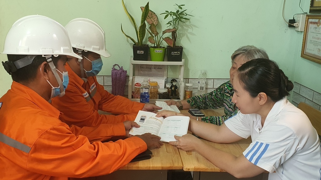 Điện lực TPHCM hướng dẫn sử dụng điện an toàn - 1 Điện lực TPHCM hướng dẫn sử dụng điện an toàn - 1