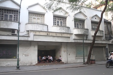 Bí ẩn những dinh cơ bỏ hoang giữa đất vàng Hồ Gươm