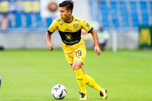 Quang Hải không được ra sân, Pau FC suýt thắng đối thủ mạnh