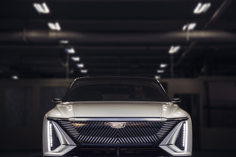 Cận cảnh tân binh Lyriq - Kỷ nguyên mới của Cadillac - 5 Cận cảnh tân binh Lyriq - Kỷ nguyên mới của Cadillac - 5