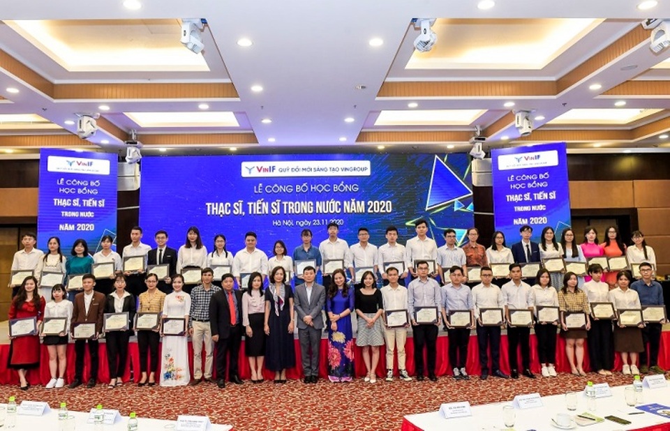 Vingroup trao học bổng gần 40 tỷ đồng đào tạo thạc sĩ, tiến sĩ Khoa học công nghệ - 3 Vingroup trao học bổng gần 40 tỷ đồng đào tạo thạc sĩ, tiến sĩ Khoa học công nghệ - 3