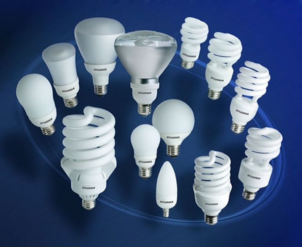 Nhiều loại bóng đèn compact có hiệu suất thấp sẽ biến mất khỏi thị trường Việt Nam từ ngày 15/7 (Ảnh minh họa). Nhiều loại bóng đèn compact có hiệu suất thấp sẽ biến mất khỏi thị trường Việt Nam từ ngày 15/7 (Ảnh minh họa).