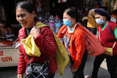 Chợ Lộc Bình - phiên chợ đặc biệt của những chiếc bao tải