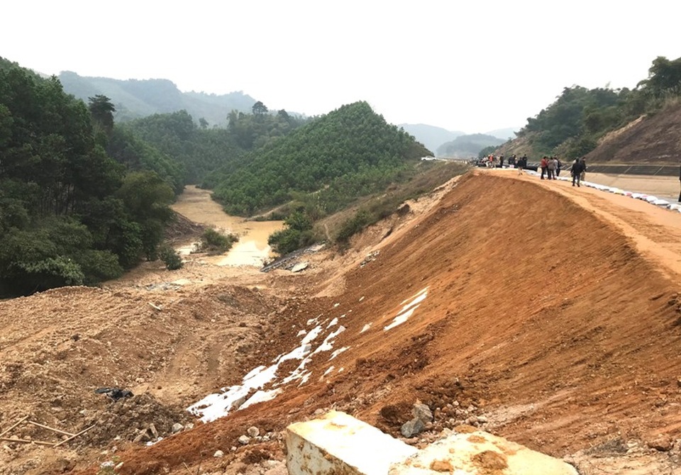 Tuyến kênh hơn 4.300 tỷ đồng vỡ toác đã thông dòng trở lại - 1 Tuyến kênh hơn 4.300 tỷ đồng vỡ toác đã thông dòng trở lại - 1