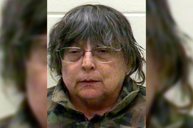 Con gái sống cùng xác chết của mẹ trong nhà nhiều tháng trời