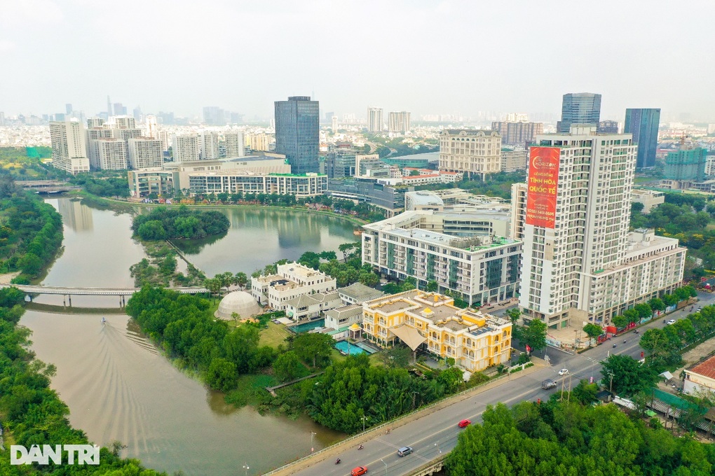Không gian sống đắt giá bên những cung đường hoa ngày Tết - 18 Không gian sống đắt giá bên những cung đường hoa ngày Tết - 18