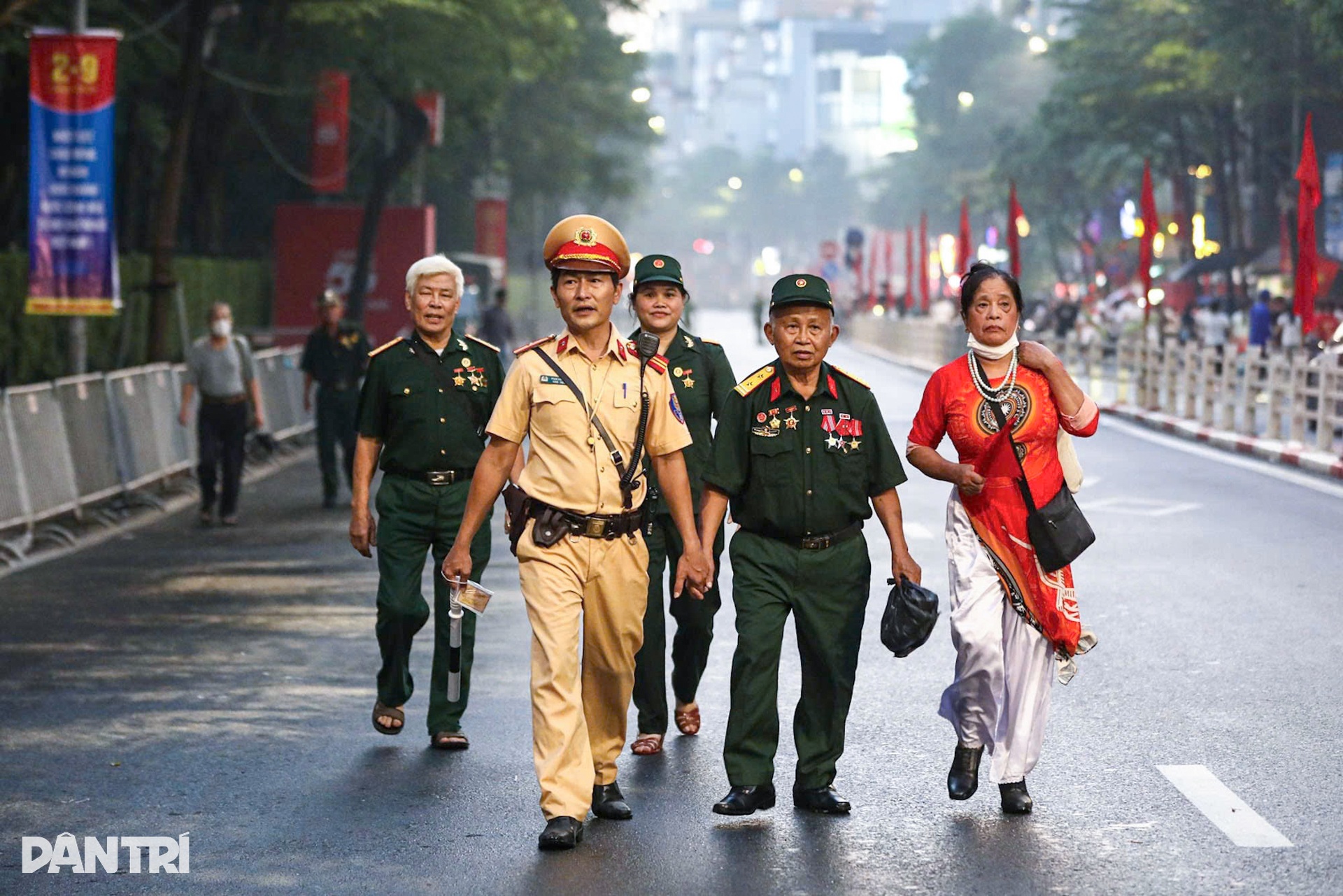 Cựu chiến binh - những vị khách đáng kính nhất trên đường diễu binh - 2 Cựu chiến binh - những vị khách đáng kính nhất trên đường diễu binh - 2