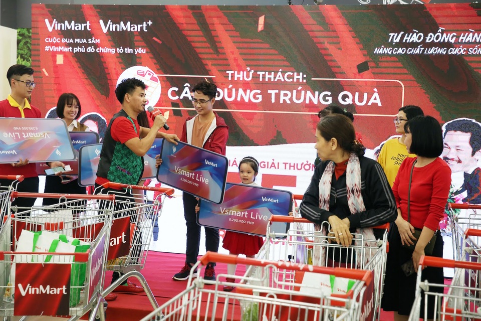 Dự sinh nhật VinMart  VinMart +, khách hàng ẵm quà khủng hàng trăm triệu đồng - 6