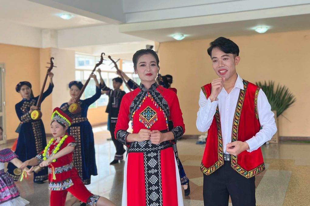 Nữ sinh Trung Quốc bắn tiếng Việt lưu loát giới thiệu món mỳ Quảng - 4 Nữ sinh Trung Quốc bắn tiếng Việt lưu loát giới thiệu món mỳ Quảng - 4