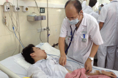 Nam sinh viên co giật, viêm màng não vì sốt xuất huyết