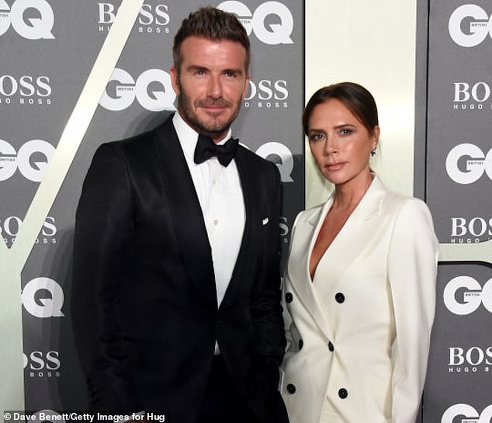 Vì Covid-19, Victoria Beckham sa thải 20 nhân viên - 1 Vì Covid-19, Victoria Beckham sa thải 20 nhân viên - 1
