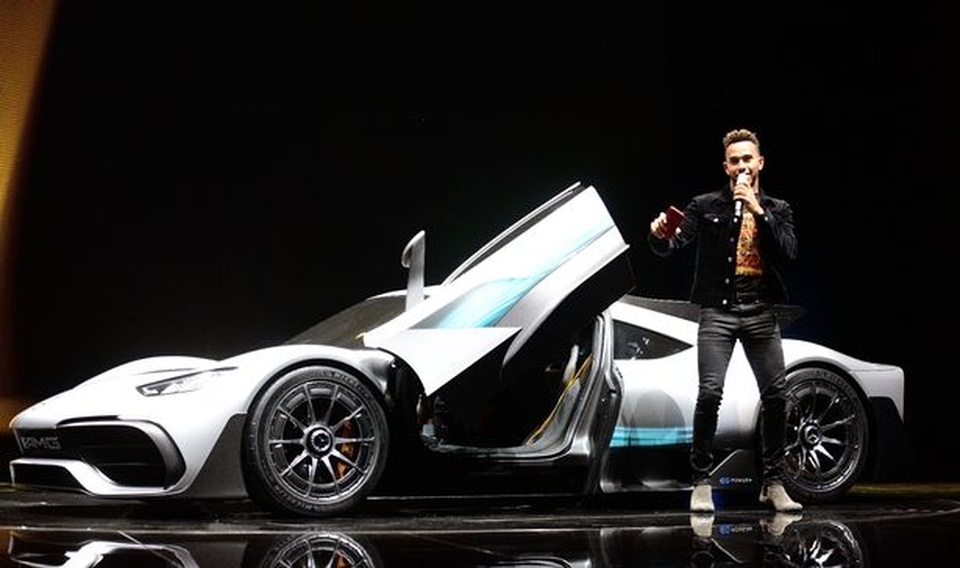 Lewis Hamilton's supercar collection worth more than 409 billion VND - 6