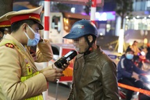 Mượn xe SH đi dự tiệc sinh nhật, nam công nhân "dính cồn" kịch khung