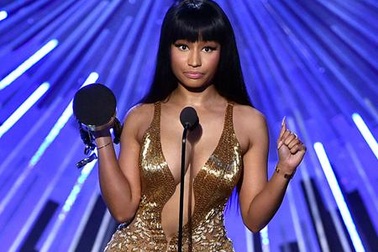 Lật tẩy bộ mặt “xấu xí” của nhiều sao lớn trong năm 2015