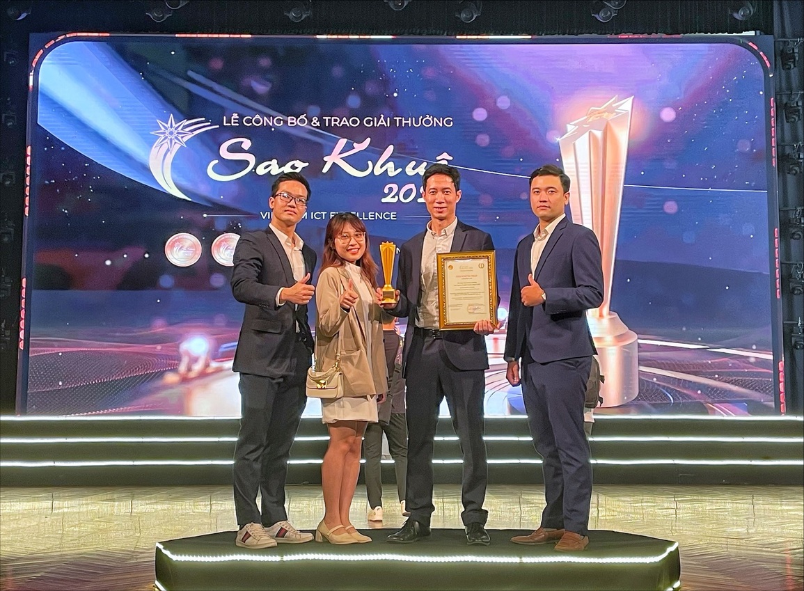Nền tảng tăng trưởng GAPONE tỏa sáng tại Giải thưởng Sao Khuê 2022 - 2 Nền tảng tăng trưởng GAPONE tỏa sáng tại Giải thưởng Sao Khuê 2022 - 2