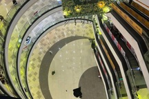 Thiếu niên tử vong nghi rơi từ tầng cao Vạn Hạnh Mall ở TPHCM