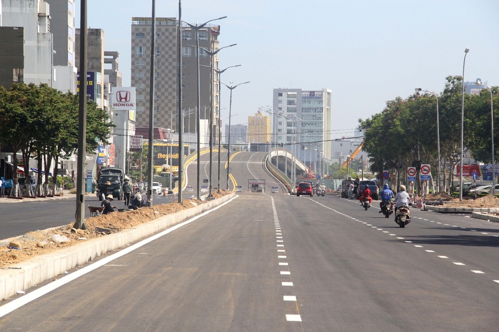 Cận cảnh cầu vượt nút giao thông hơn 700 tỷ đồng sắp thông xe ở Đà Nẵng - 1 Cận cảnh cầu vượt nút giao thông hơn 700 tỷ đồng sắp thông xe ở Đà Nẵng - 1