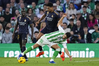 Real Madrid đứng trước nguy cơ mất ngôi đầu bảng La Liga