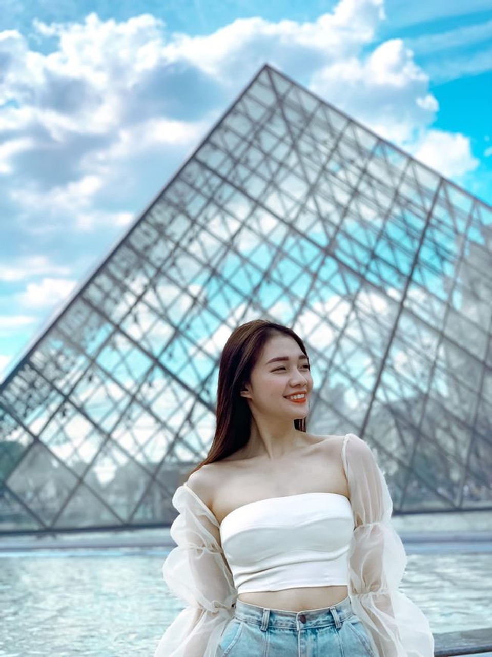 3 bông hồng tiếp viên hàng không Việt xinh đẹp, nóng bỏng như người mẫu - 7 3 bông hồng tiếp viên hàng không Việt xinh đẹp, nóng bỏng như người mẫu - 7